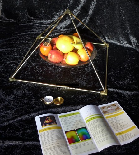 Energie pyramide messing - energie, c.5
